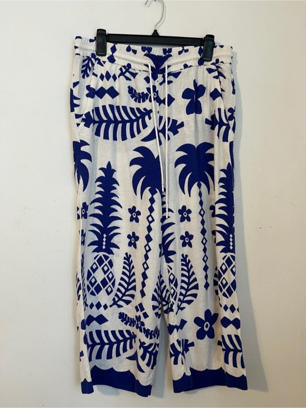 White Wide-Leg Pants with Blue Tropical Print size 12